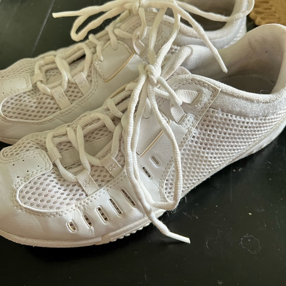 Nfinity cheer shoes